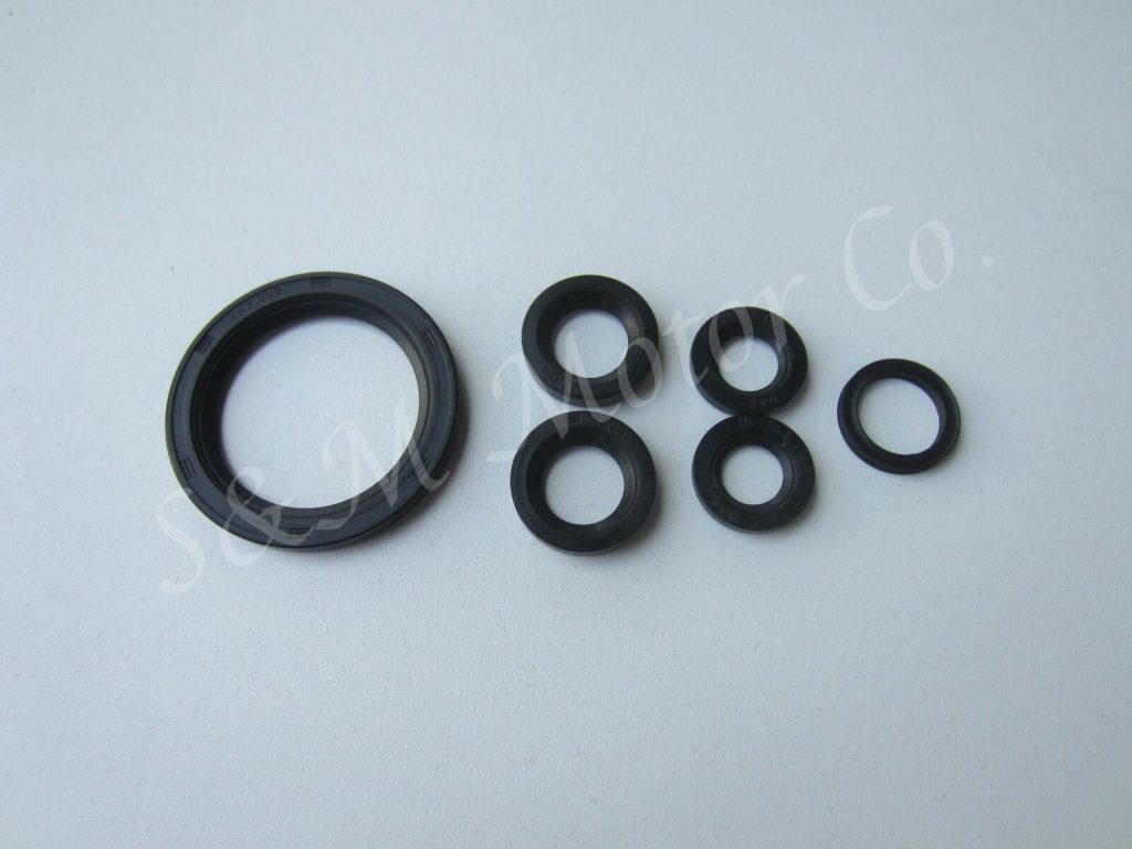 Hepolite Engine & Gearbox Oil Seal Set For Triumph T120, T140, TR7 (1972-1983) – New Old Stock