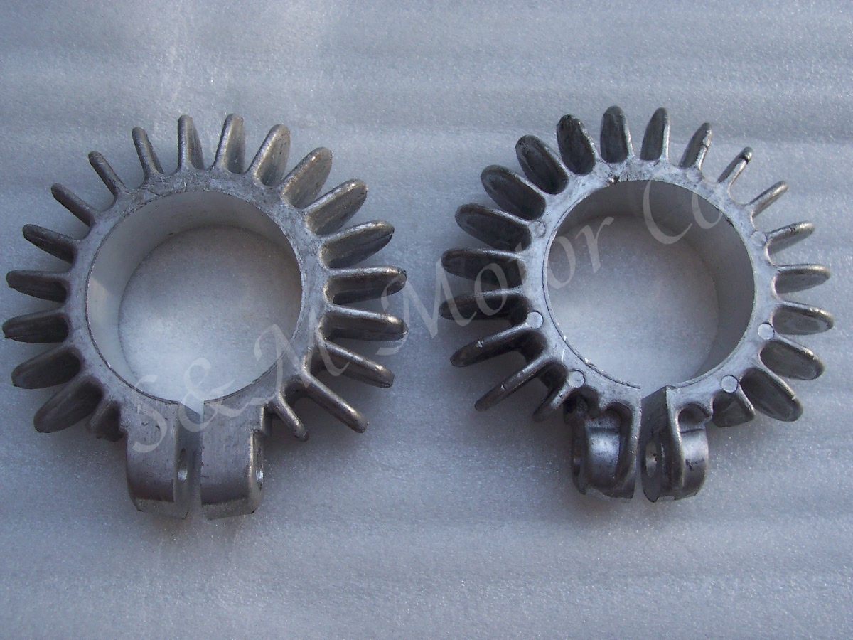 thumbnail image 2 of Quality Alloy Finned Exhaust Header Pipe Clamp For BSA A7 A10 A50 A65 – 1 1/2" 2 of 6